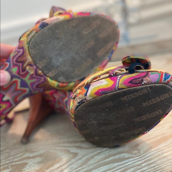 Missioni Multi-Color chevron bow sandals - Picture 9 of 14